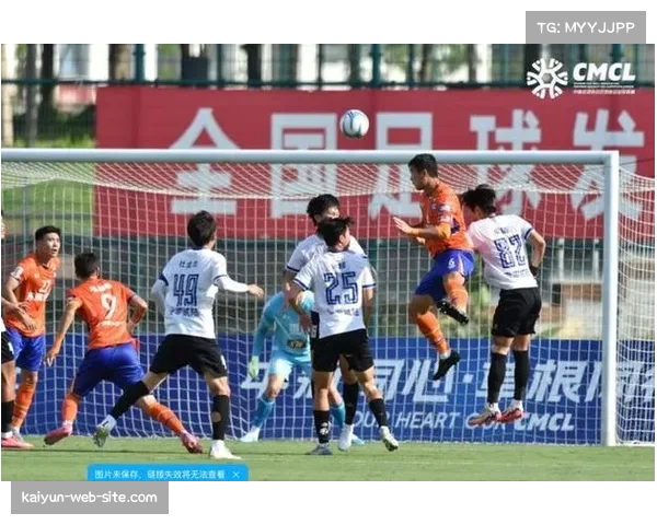 厦门壹零贰陆球员杨鹏举头球补射 定位球战术收成效 厦门壹零贰陆球员杨鹏举头球补射 定位球战术收成效